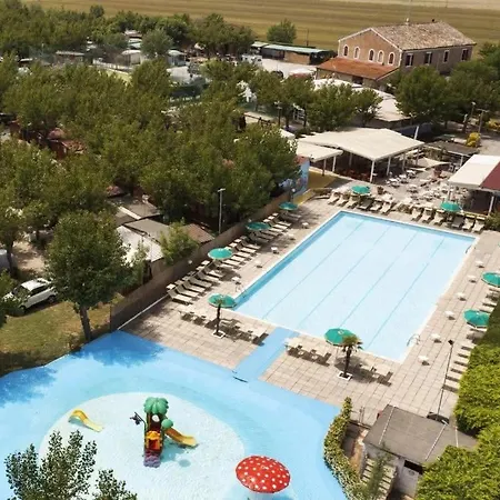 Parque de Campismo Dante Mobile Homes In Classe Village *