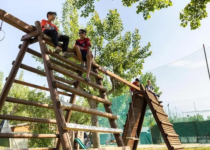 Kamp alanı Dante Mobile Homes In Classe Village Lido di Dante